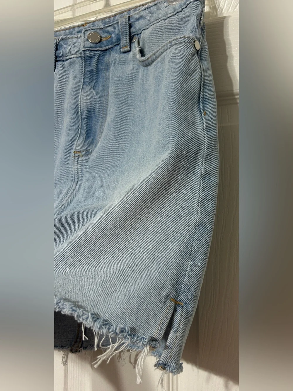 H&M Women’s Cut Off Denim Mini Skirt Size 6 - Picture 4 of 5